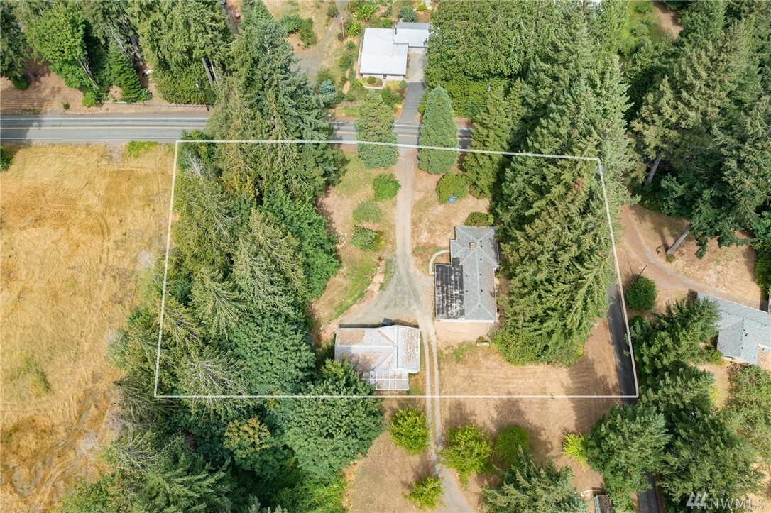 Property Photo:  610 SE Cole Rd  WA 98584 