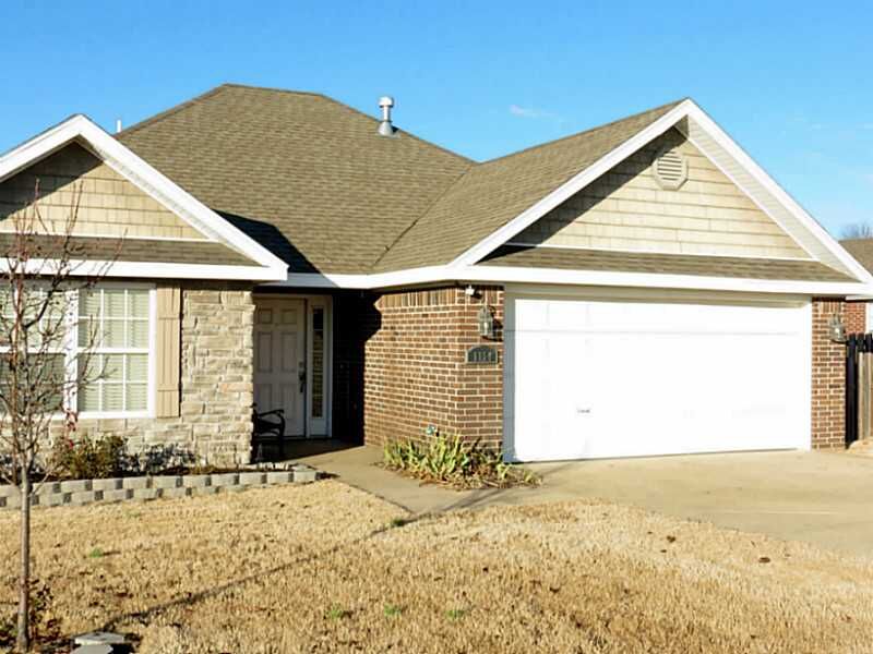 Property Photo:  1156 Zachary Street  AR 72751 