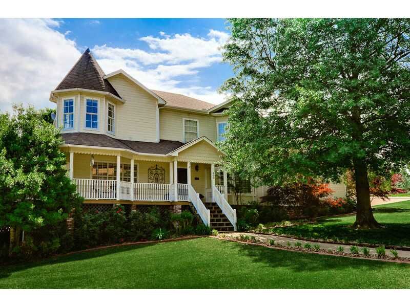 Property Photo:  800 N Applebury Drive  AR 72701 