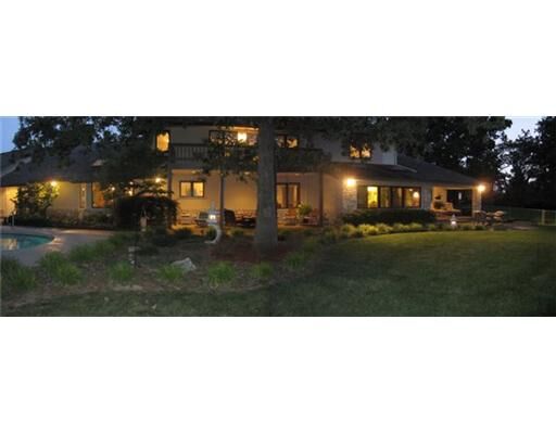 Property Photo:  1221 W Lilac Street  AR 72756 