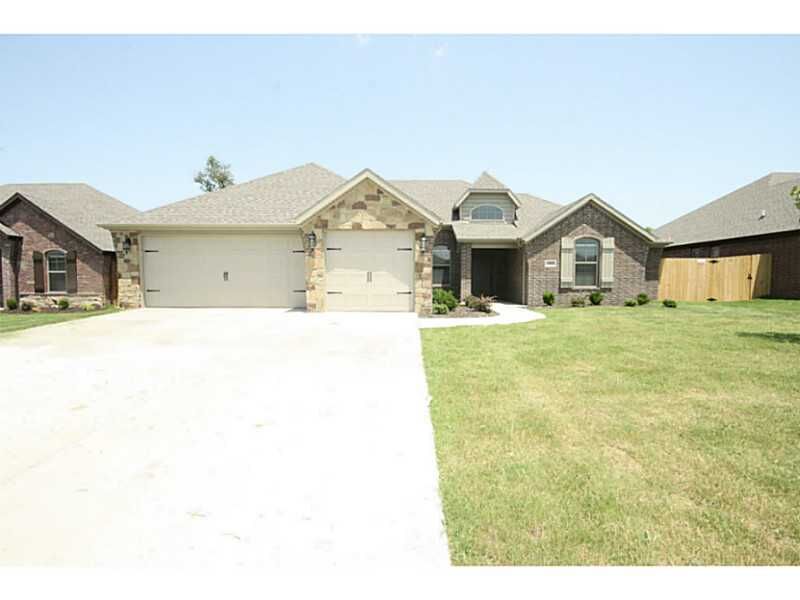 Property Photo: 1302 SW Starry Sky Boulevard AR 72712