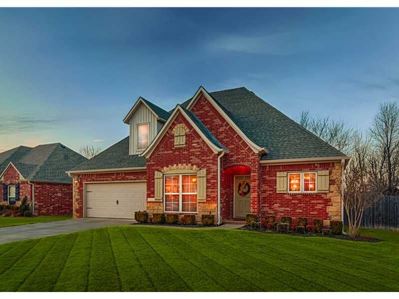 Property Photo:  3528 W Earnhardt Drive  AR 72704 