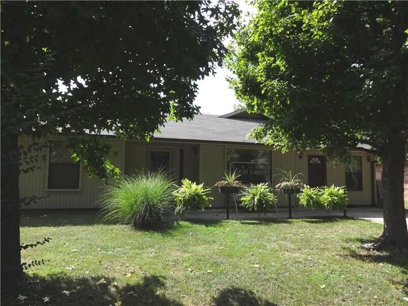 Property Photo: 2233 S Clover Drive AR 72701