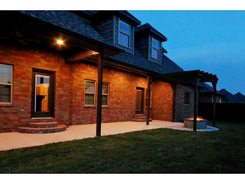Property Photo:  