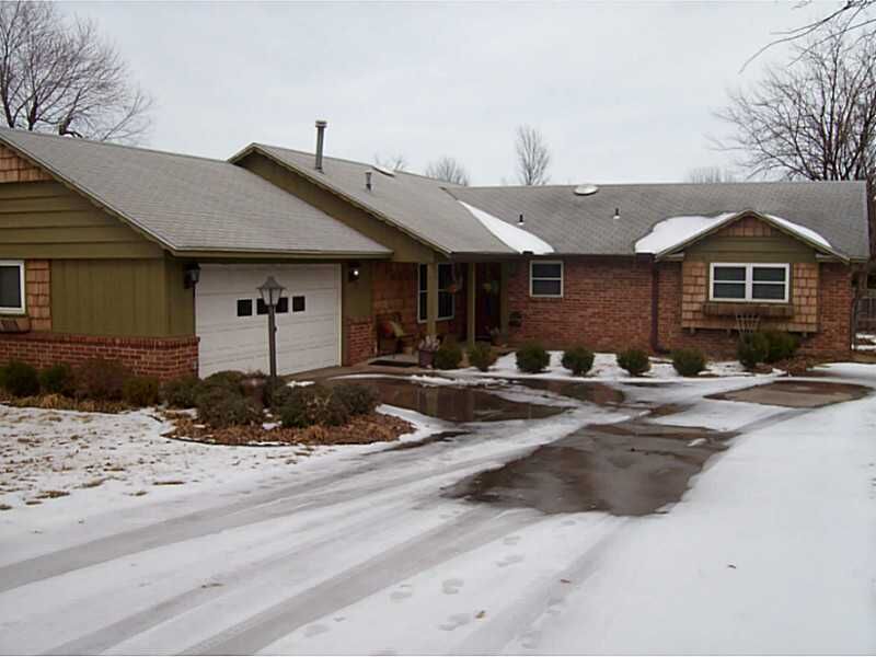 Property Photo: 1405 N Buena Vista Circle AR 72762