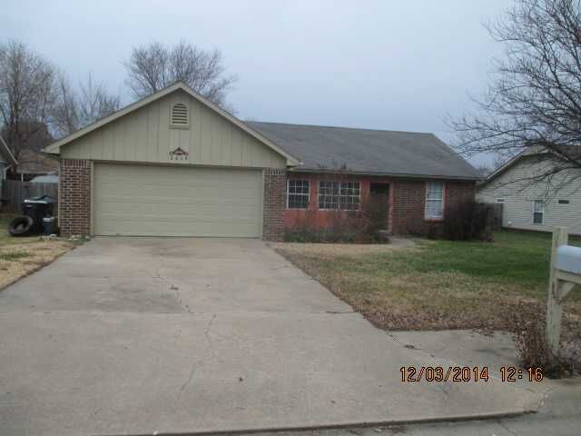 Property Photo:  2809 W Sunset Drive  AR 72756 