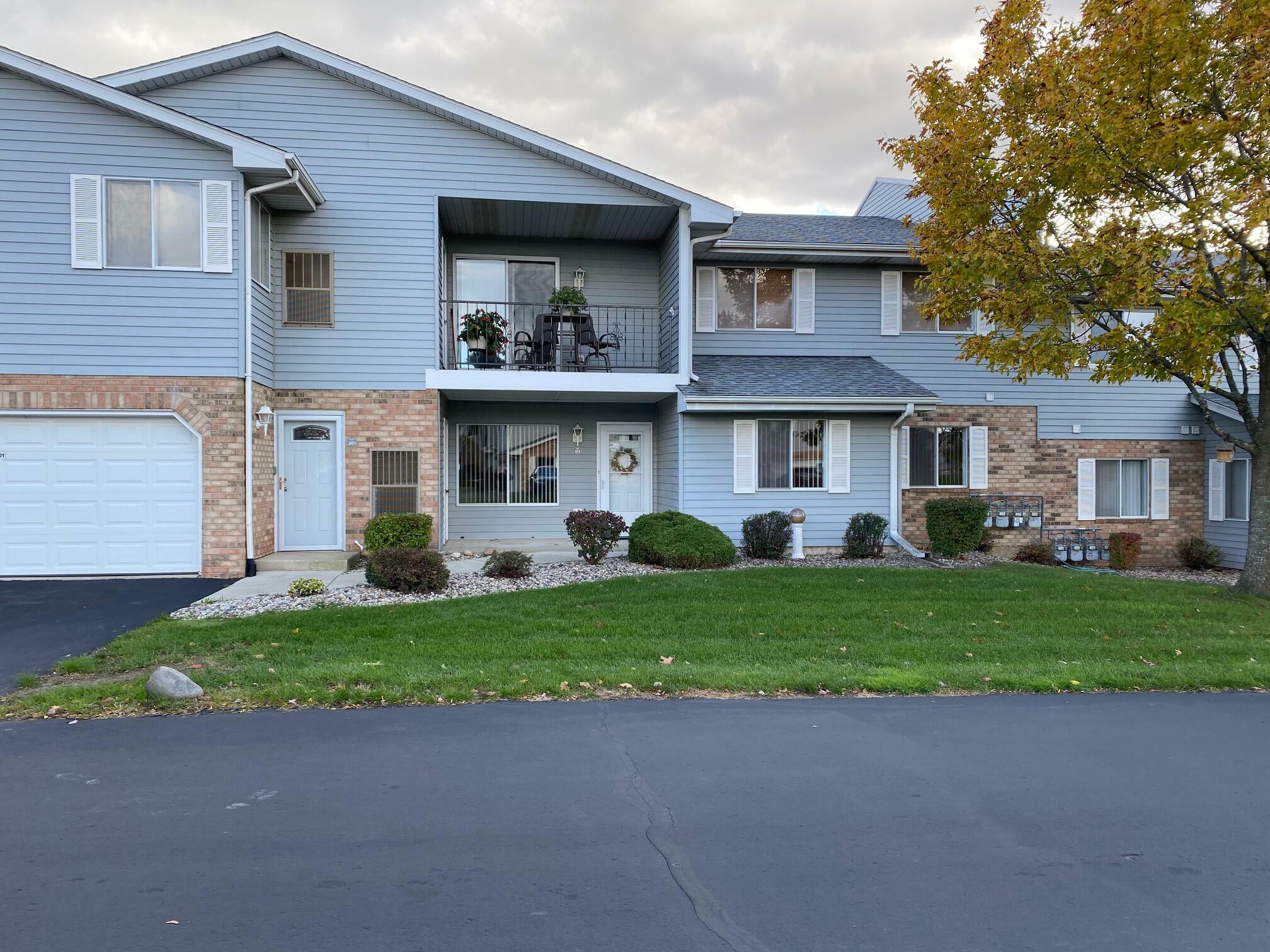 Property Photo:  1105 N Sunnyslope Dr 101  WI 53406 