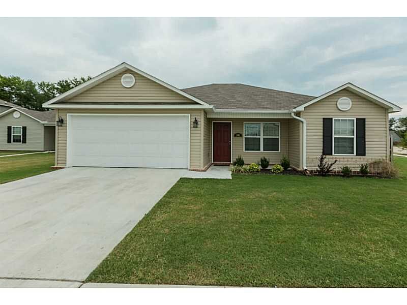 Property Photo:  5065 W Colfax Loop  AR 72704 