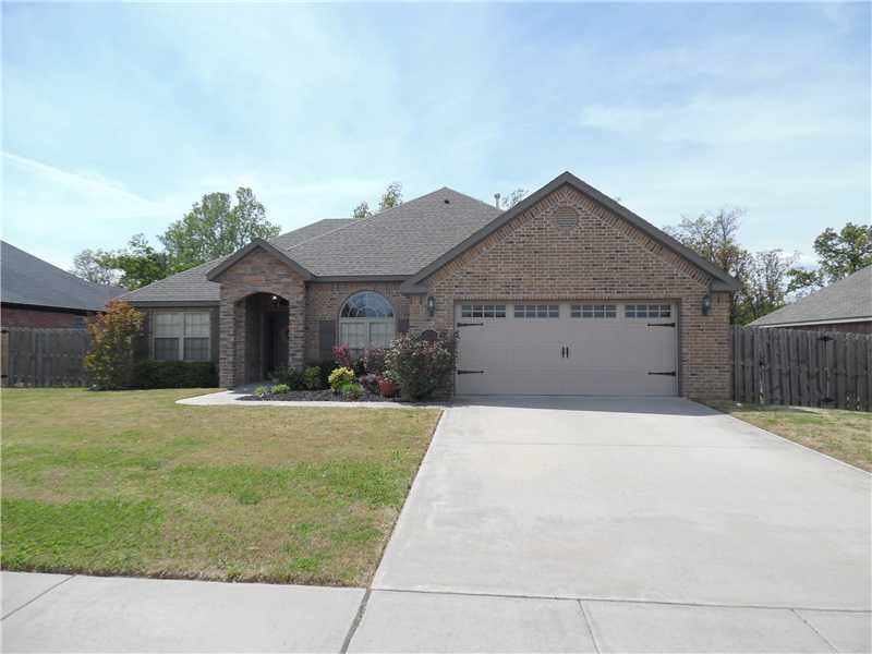 Property Photo:  542 Carolineclaire Street  AR 72762 