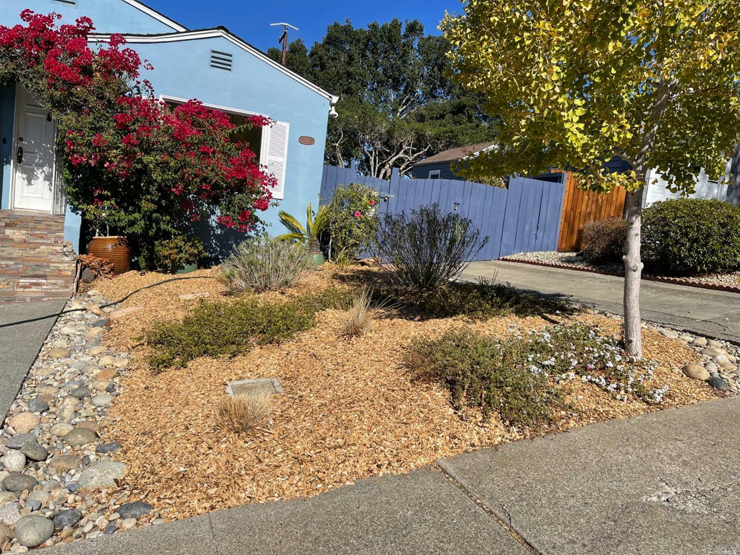 Property Photo:  814 Valle Vista Avenue  CA 94590 