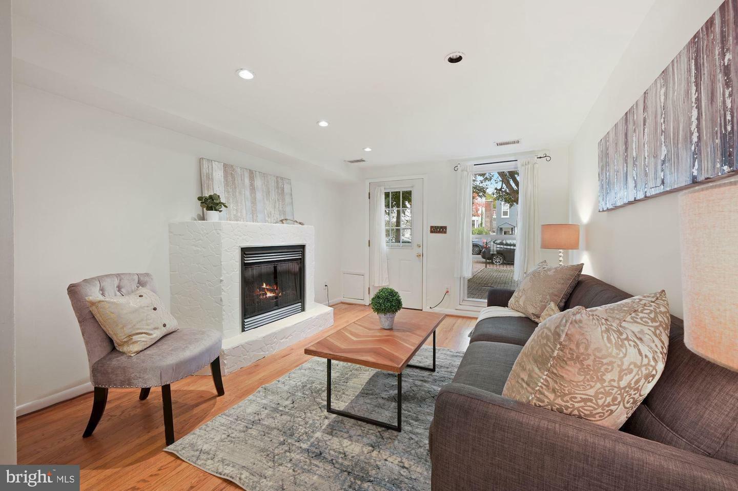 Property Photo: 909 12th Street SE DC 20003
