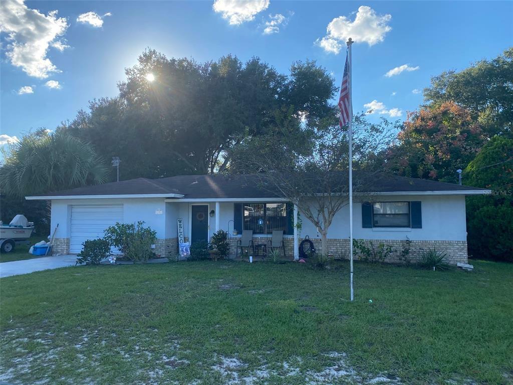 Property Photo:  606 Third Avenue  FL 32159 