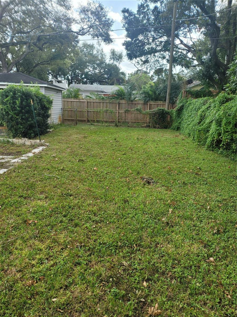 Property Photo:  3616 W Azeele Street  FL 33609 