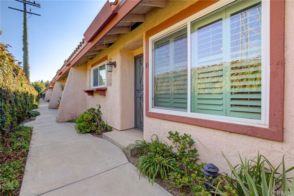 Property Photo:  10425 Hayford Street F  CA 90706 