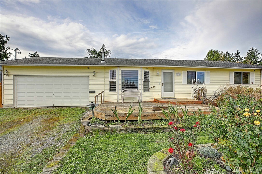 Property Photo:  1956 Edgewood Dr  WA 98282 