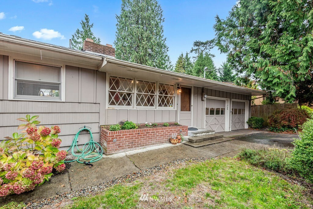 Property Photo:  2107 Willow Place  WA 98632 