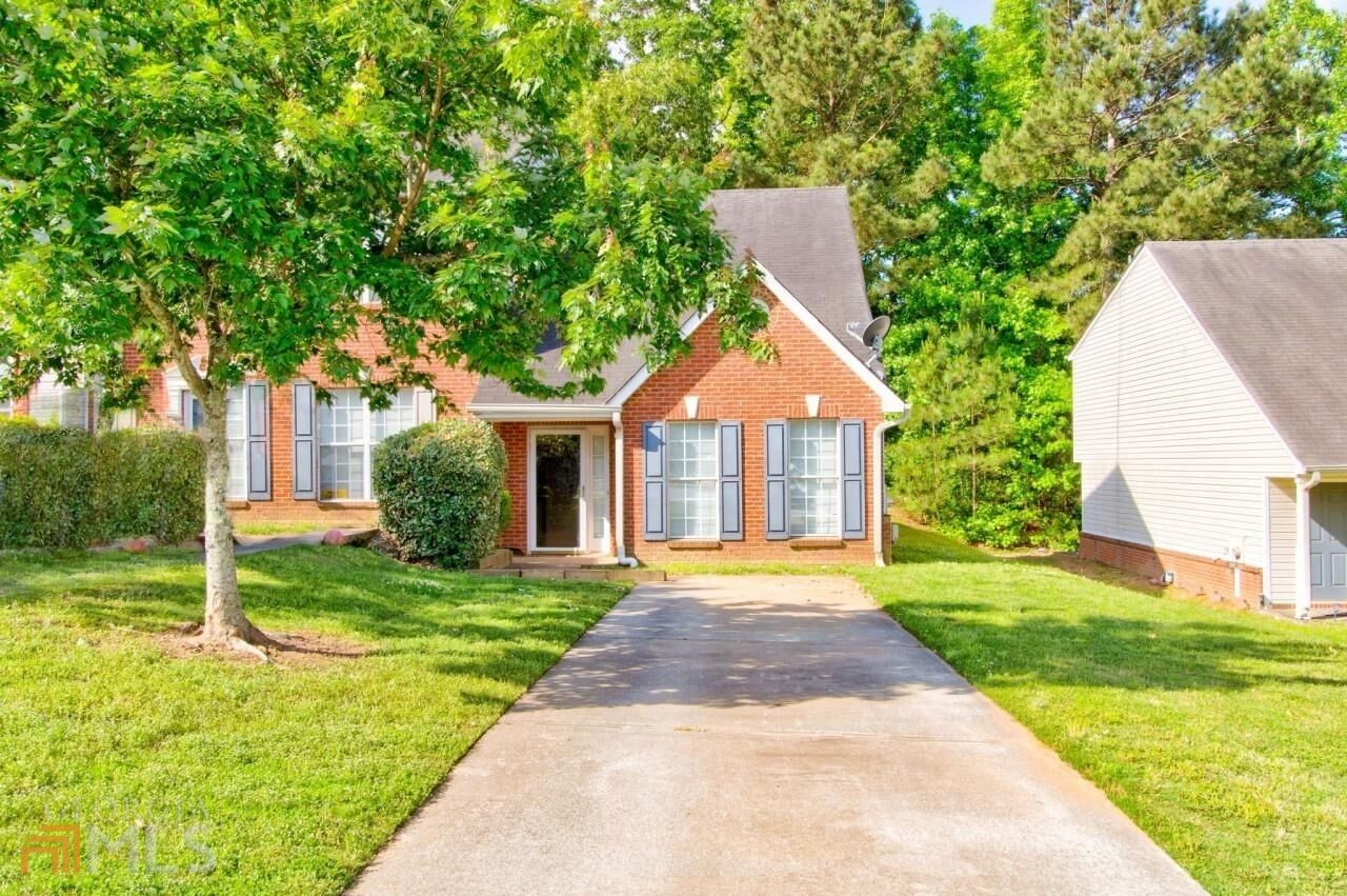 Property Photo: 1324 Hollenbeck Lane GA 30296