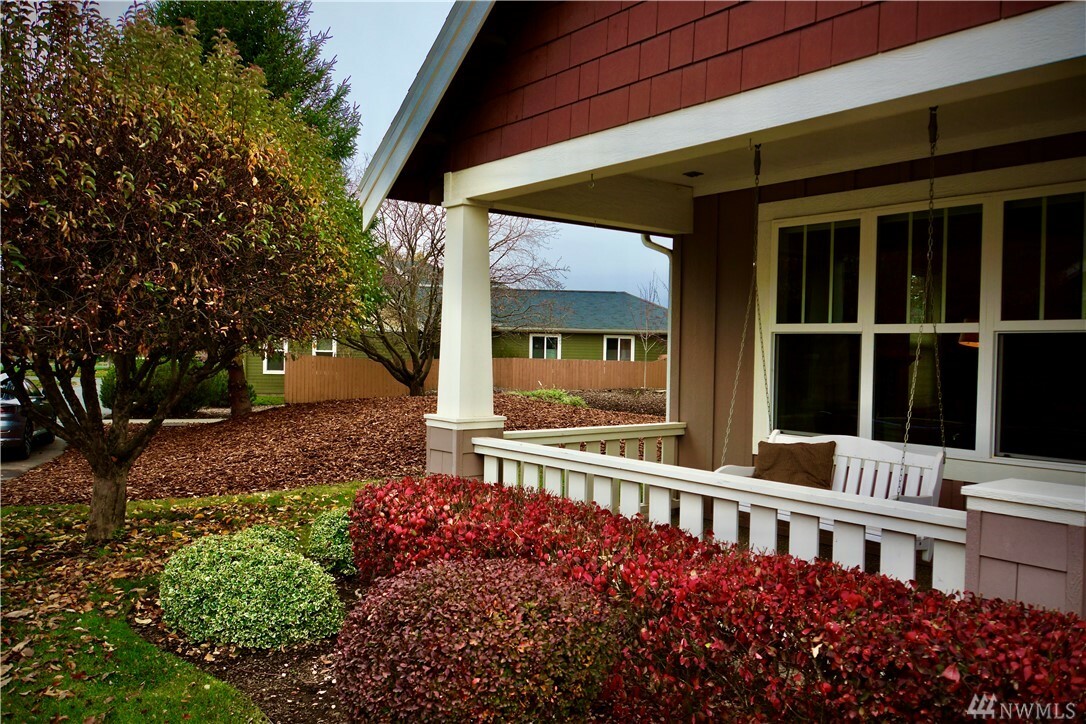 Property Photo:  865 SE Creekside Dr  WA 99324 