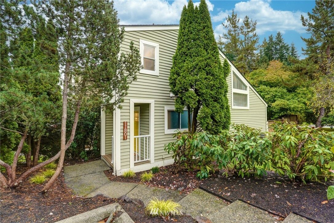 Property Photo: 11801 NE 105th Court WA 98033