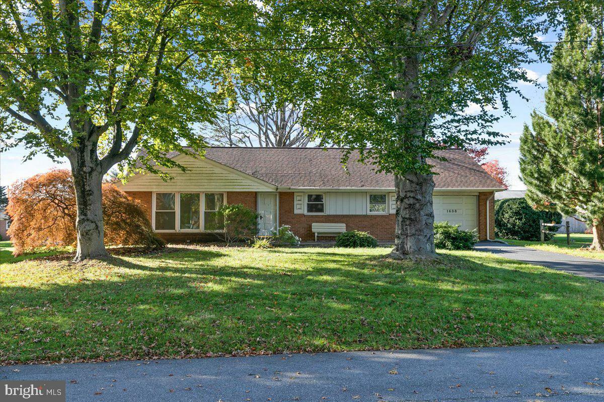 Property Photo:  1638 Clearview Avenue  PA 17601 