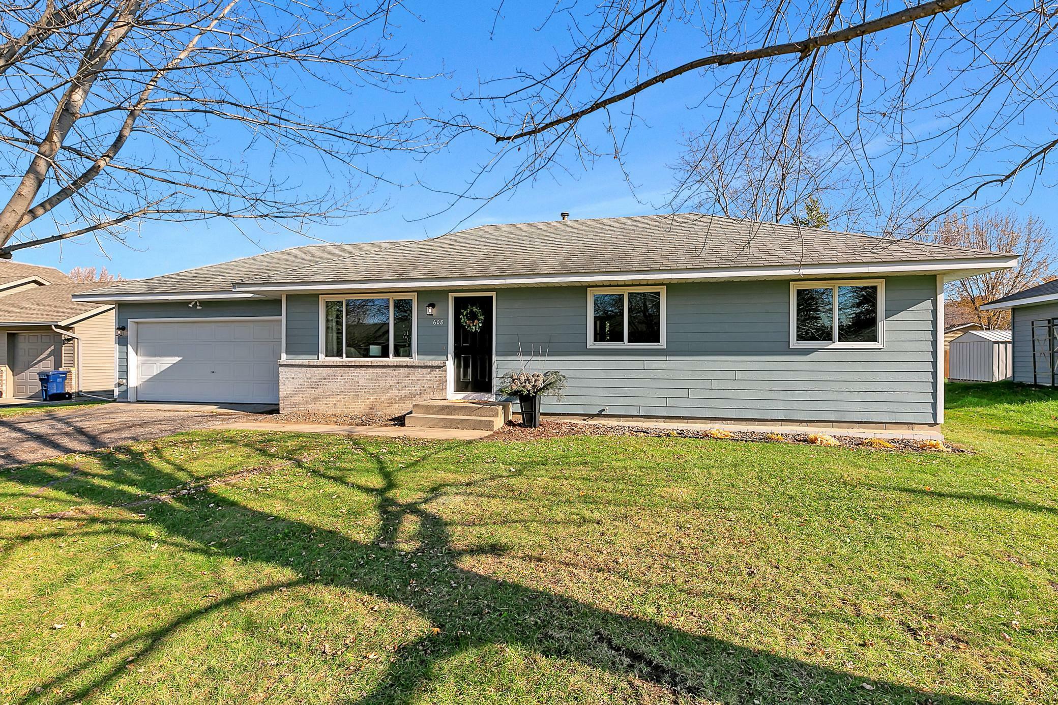 Property Photo:  608 2nd Avenue NE  MN 56374 