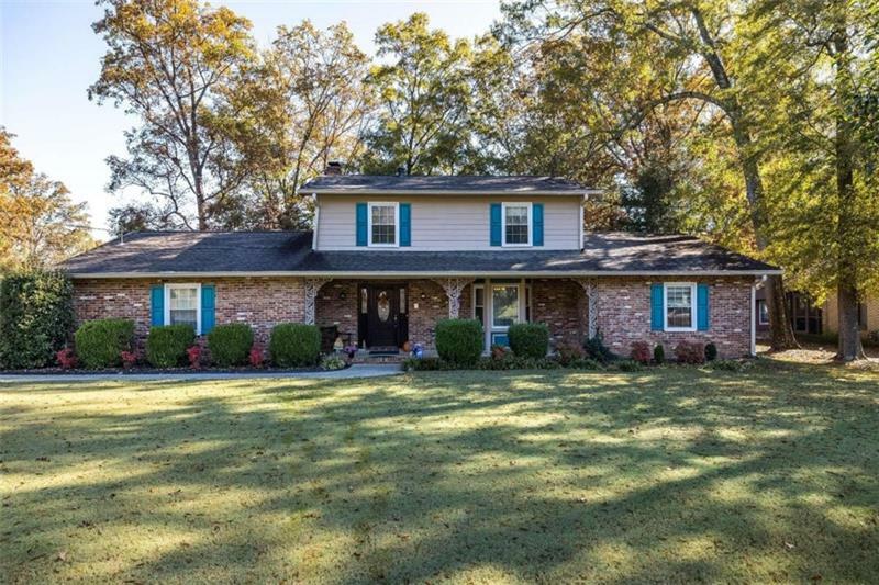 Property Photo:  17 E Creekview Drive  GA 30165 