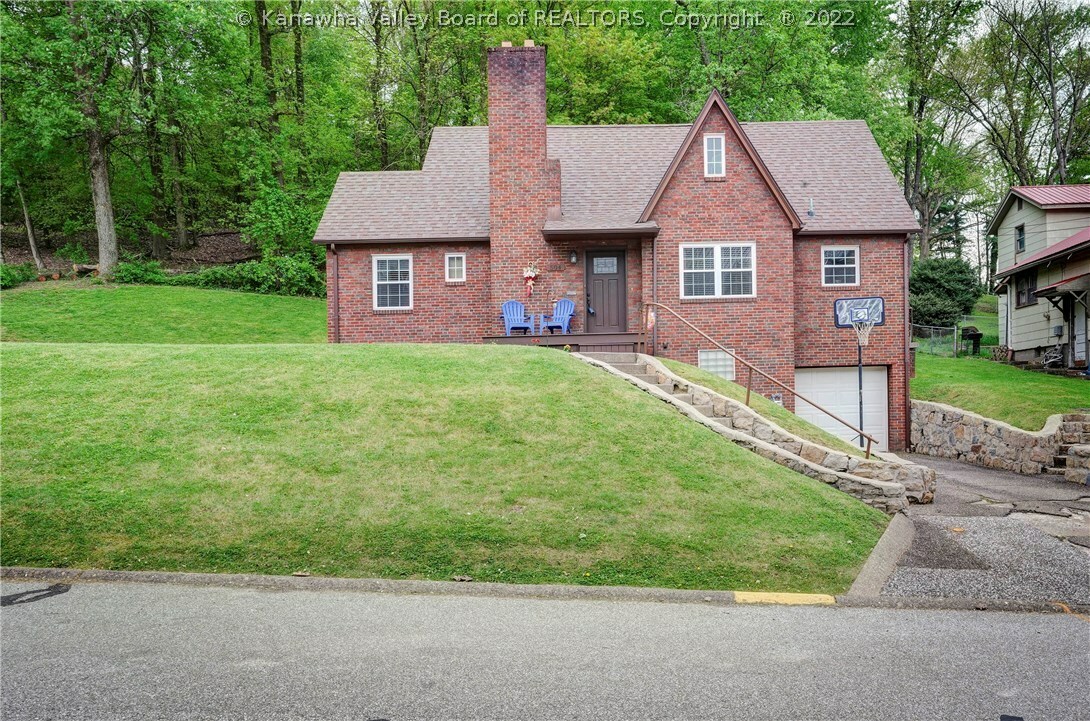 Property Photo: 504 Central Avenue WV 25303