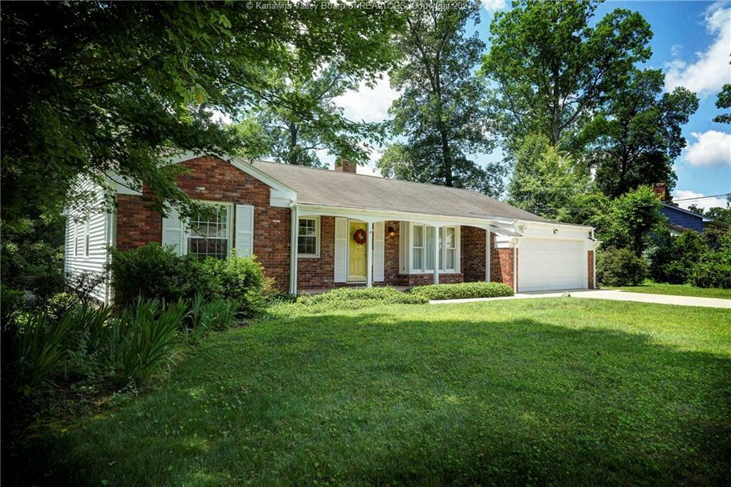 Property Photo: 1406 Nottingham Road WV 25314