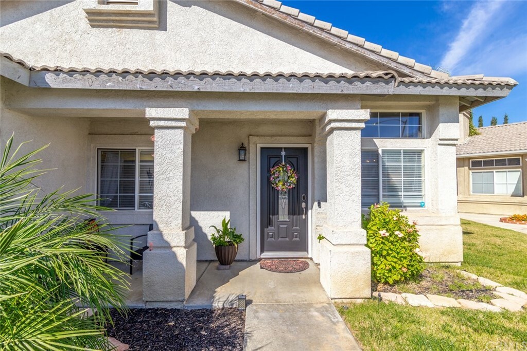 Property Photo: 872 Billows Court CA 92582