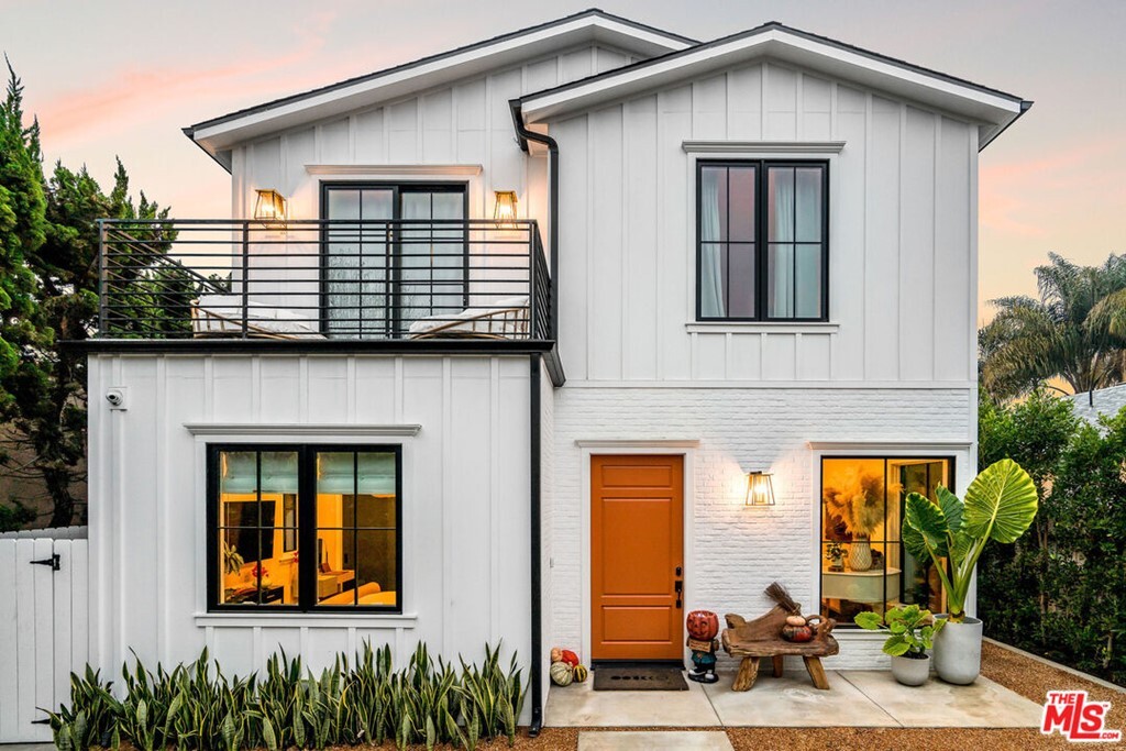 Property Photo: 4217 Lyceum Avenue CA 90066