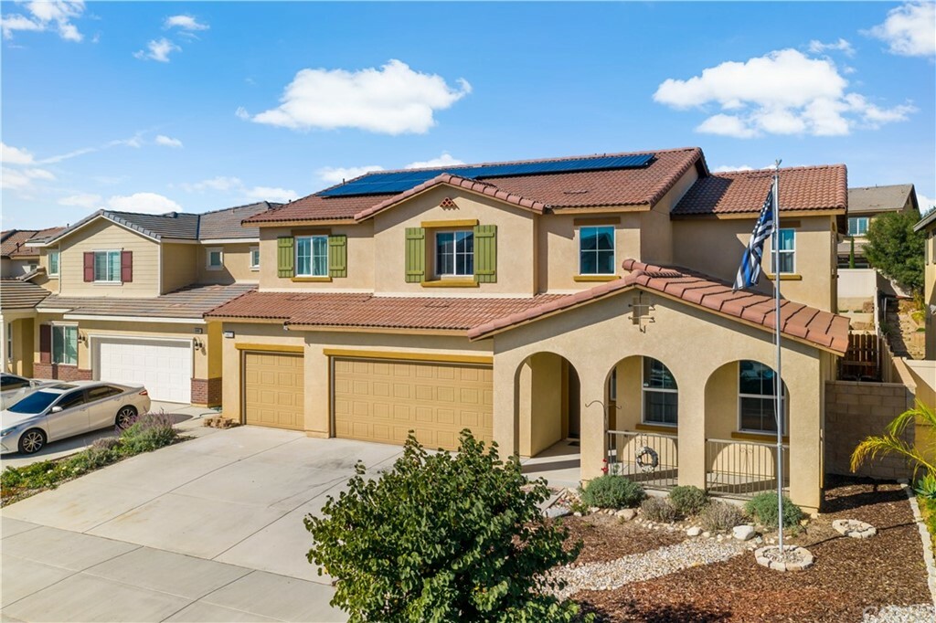 Property Photo: 34873 Star Jasmine Place CA 92563