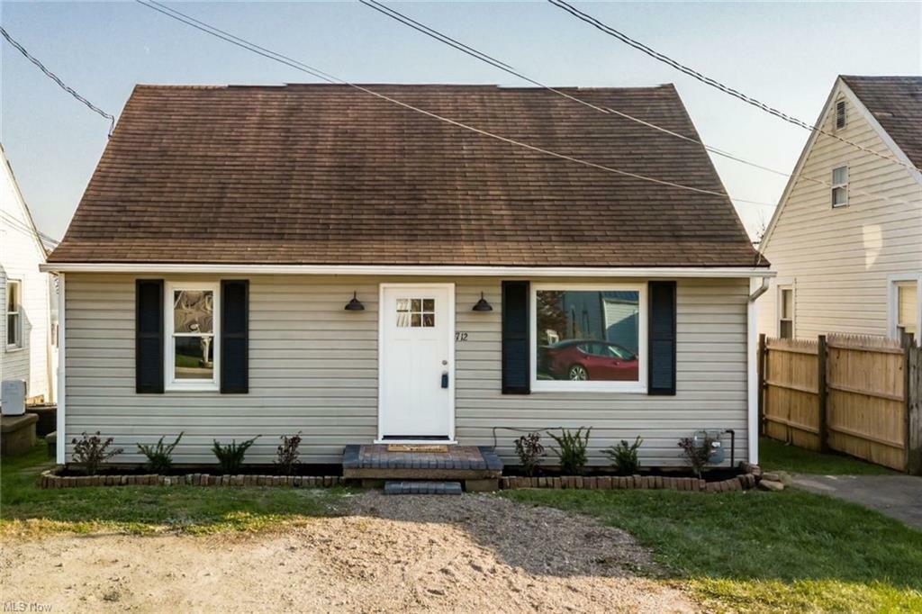 Property Photo:  712 8th Avenue  WV 26101 