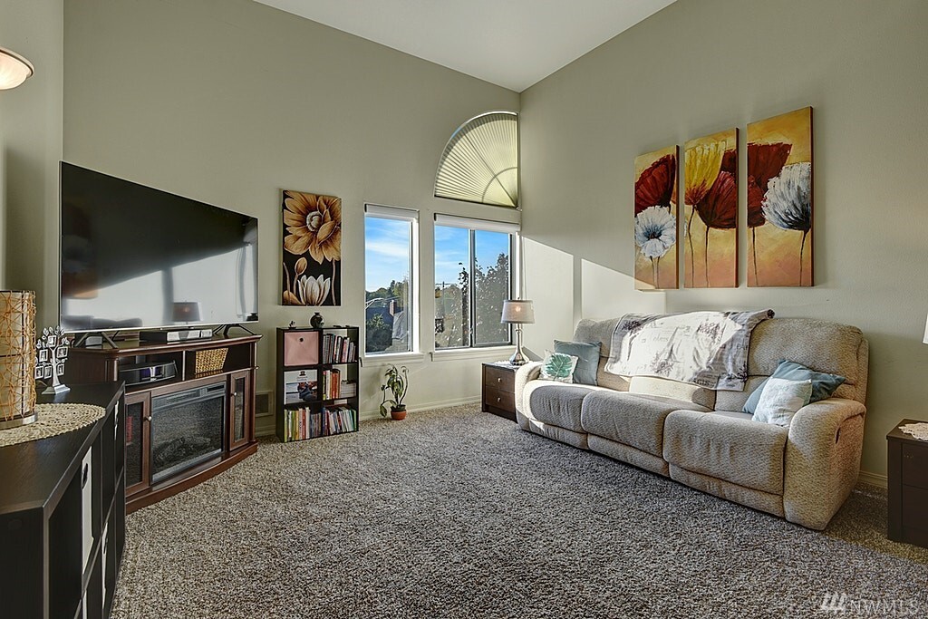 Property Photo: 3501 Colby Ave 301 WA 98201