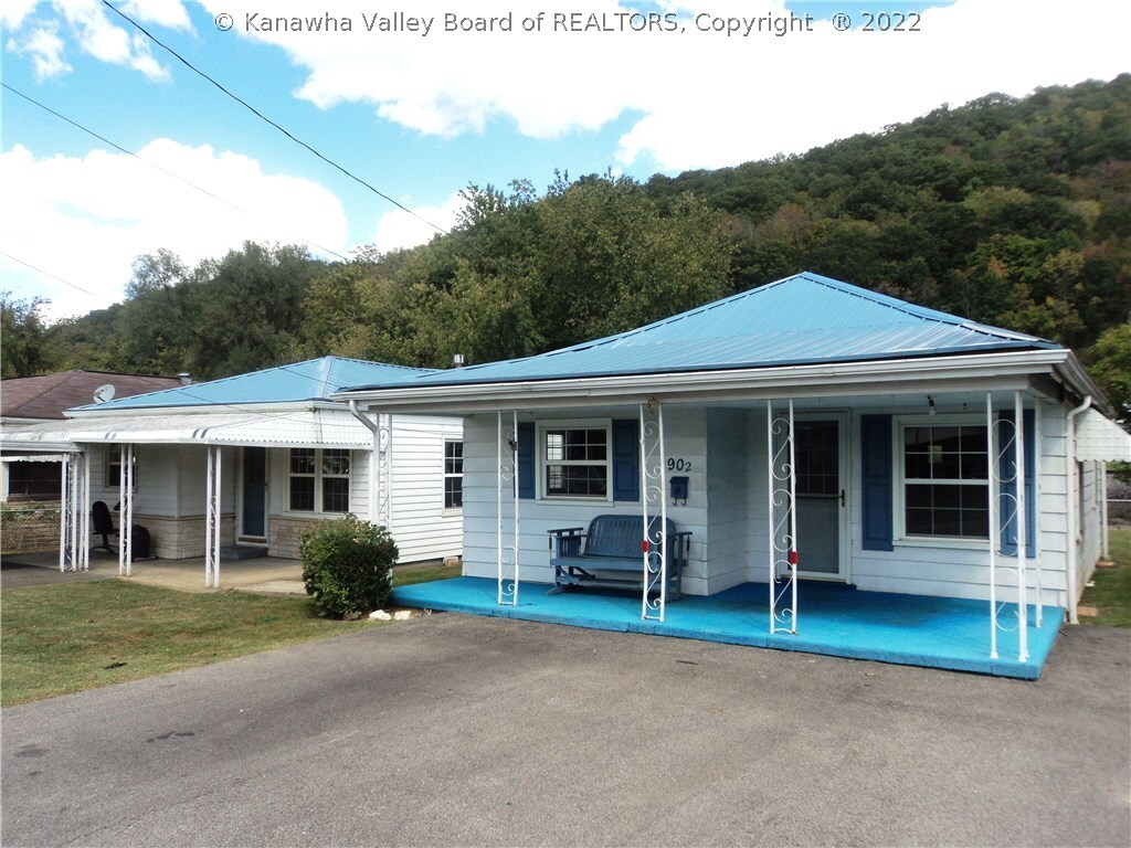 Property Photo: 902 Main Avenue WV 25143
