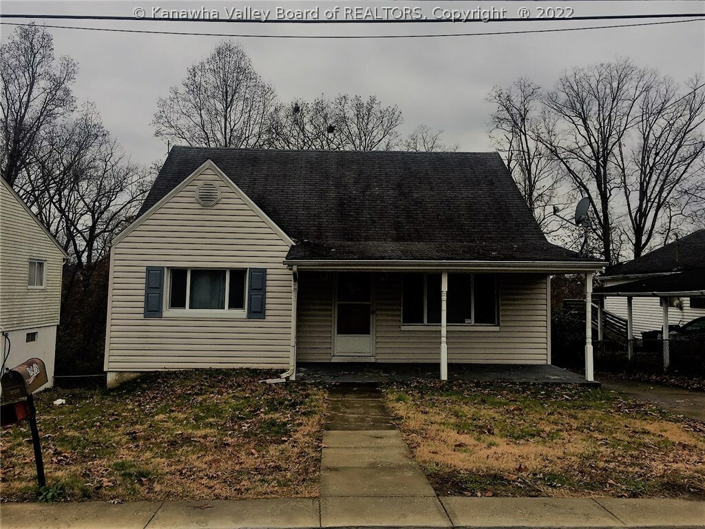 Property Photo: 2928 Thomas Avenue WV 25705