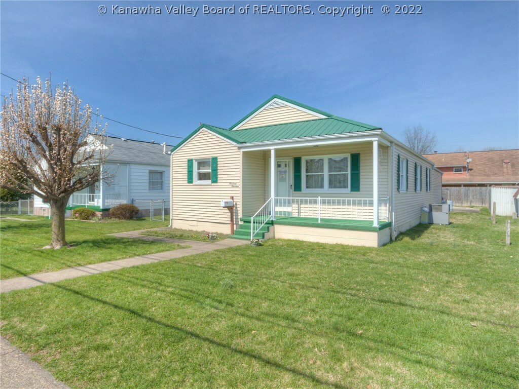 Property Photo: 1914 Washington Avenue WV 25177