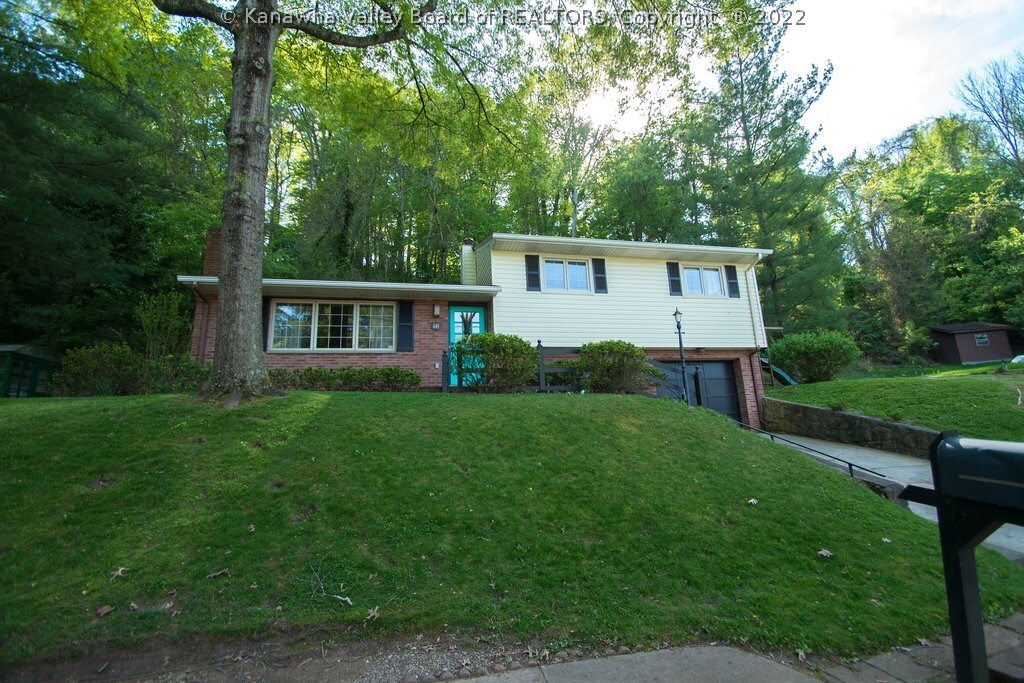 Property Photo: 641 Gordon Drive WV 25314