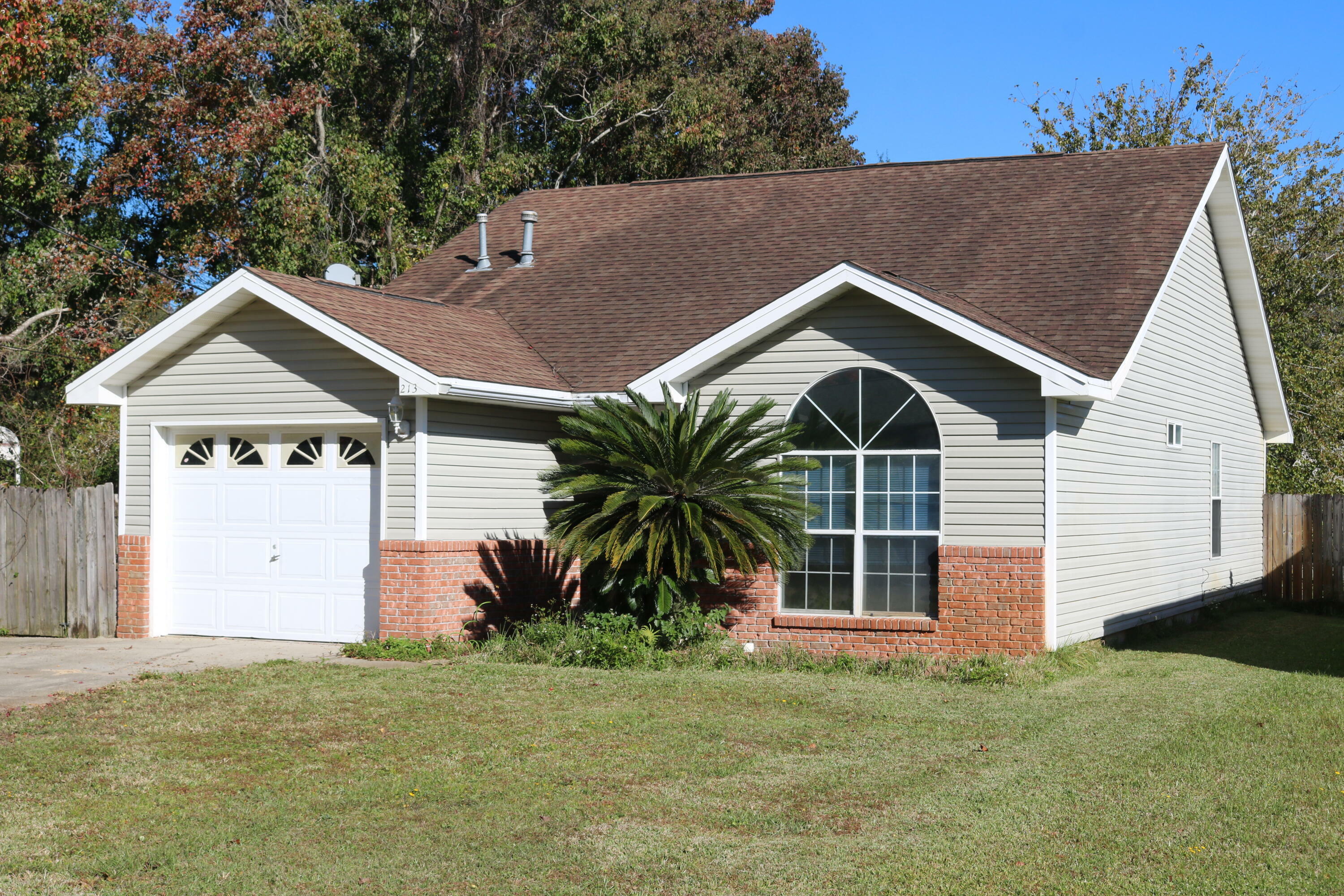 Property Photo:  213 Oakdale Avenue  FL 32569 