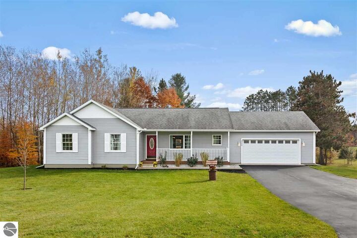 3238 Tamara Circle  Grawn MI 49637 photo