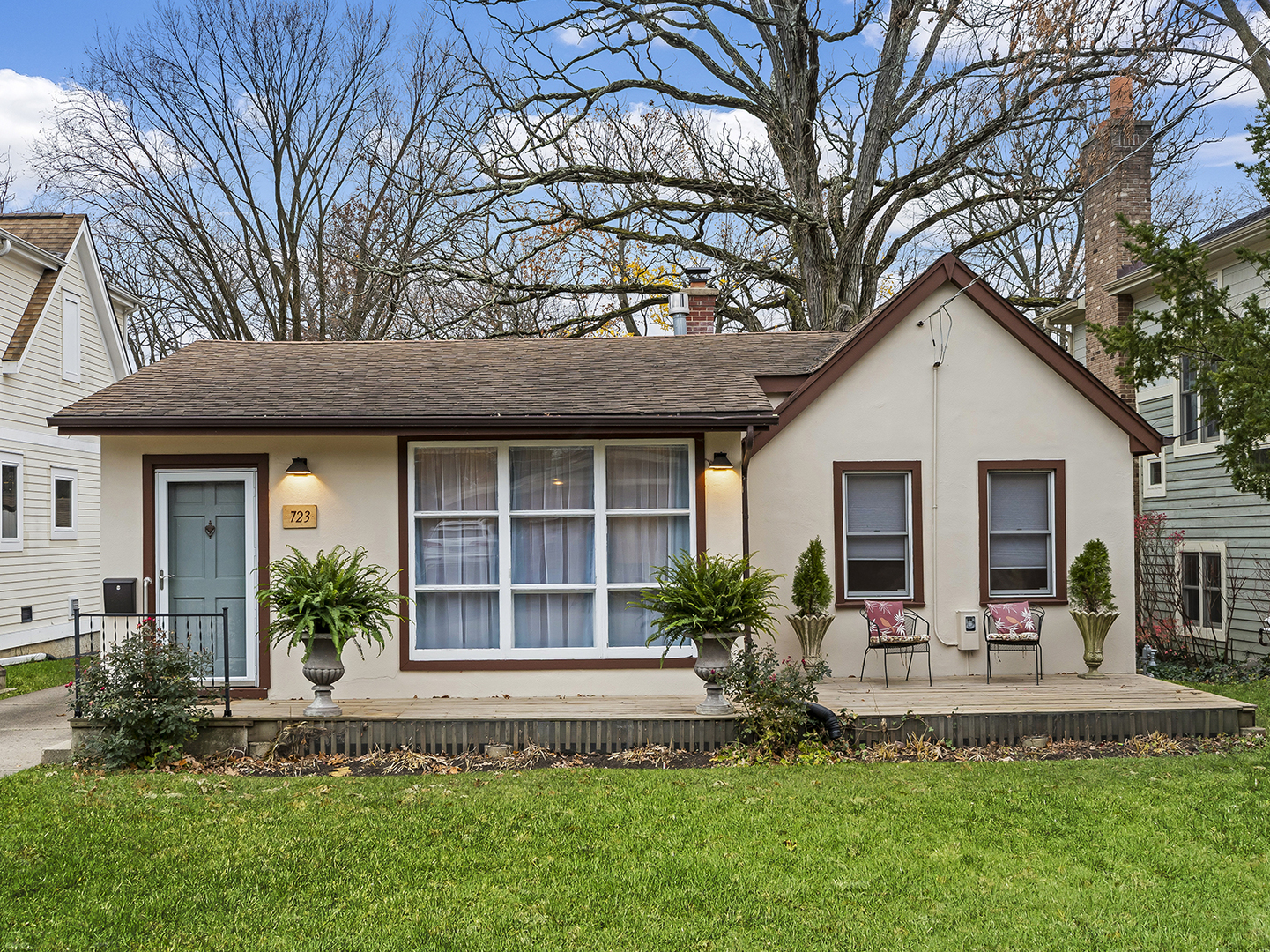 Property Photo: 723 Cherry Avenue IL 60045