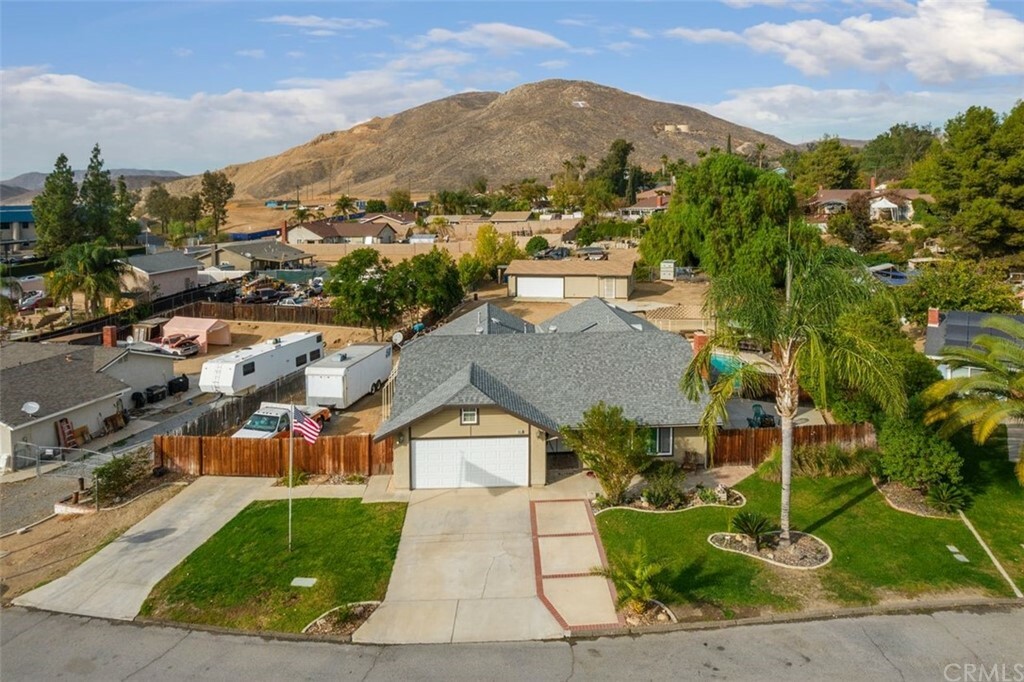 Property Photo:  18058 Carmela Court  CA 92532 