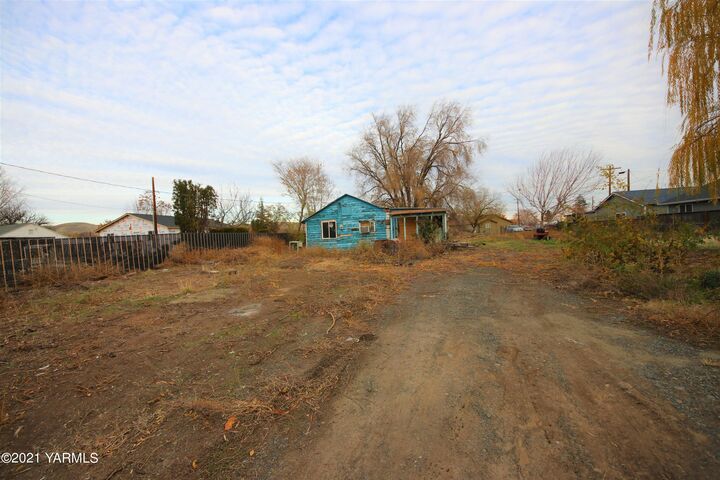 461 Yakima St  Parker WA 98939 photo