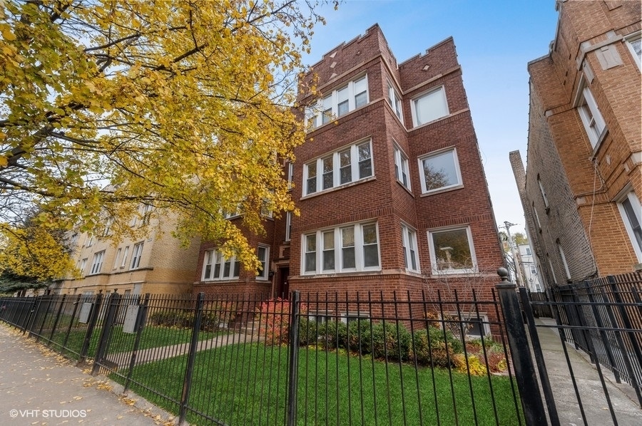 Property Photo: 4637 N Central Park Avenue 2S IL 60625