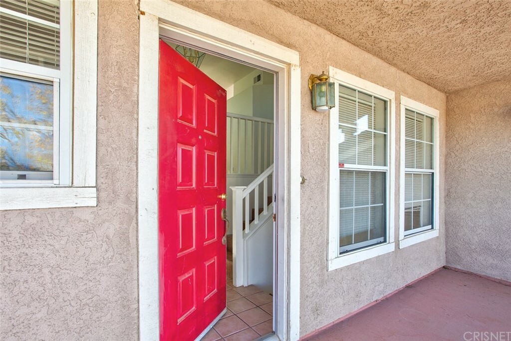 Property Photo:  1844 E Avenue S4  CA 93550 