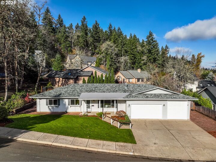 297 W 37th Ave  Eugene OR 97405 photo