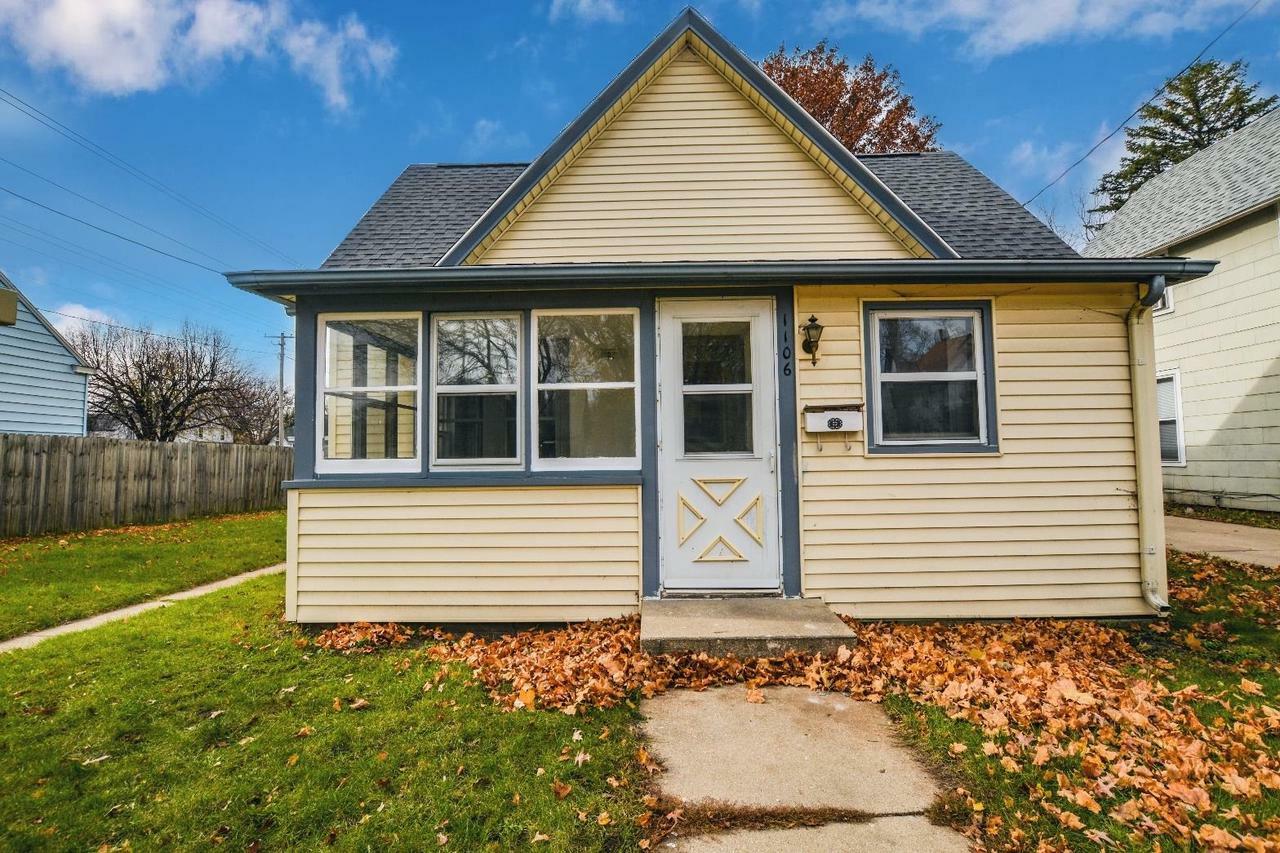 Property Photo:  1106 Oak St  WI 53511 