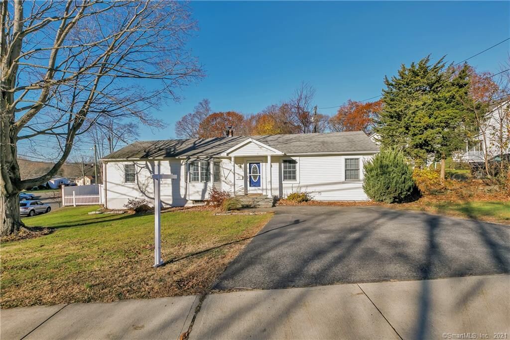 Property Photo:  127 Woodmont Road  CT 06516 
