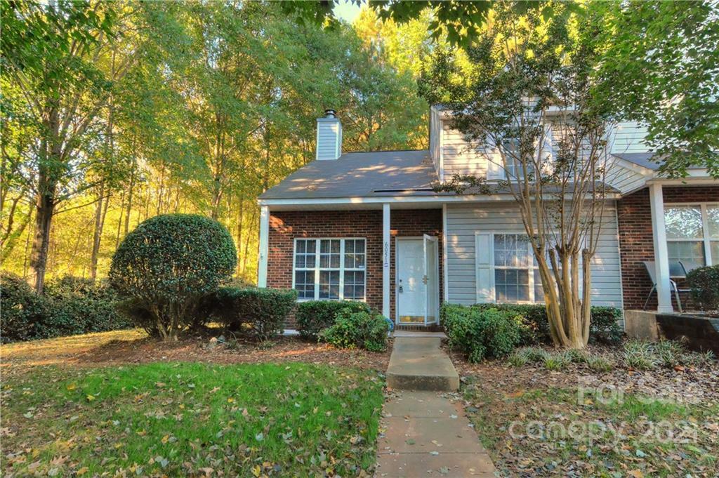 6051 Cougar Lane  Charlotte NC 28269 photo