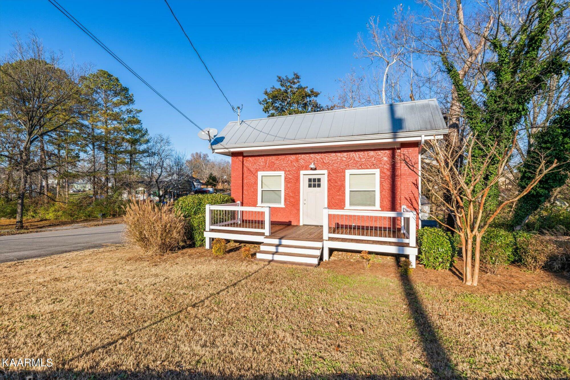 Property Photo:  324 8th St  TN 37331 