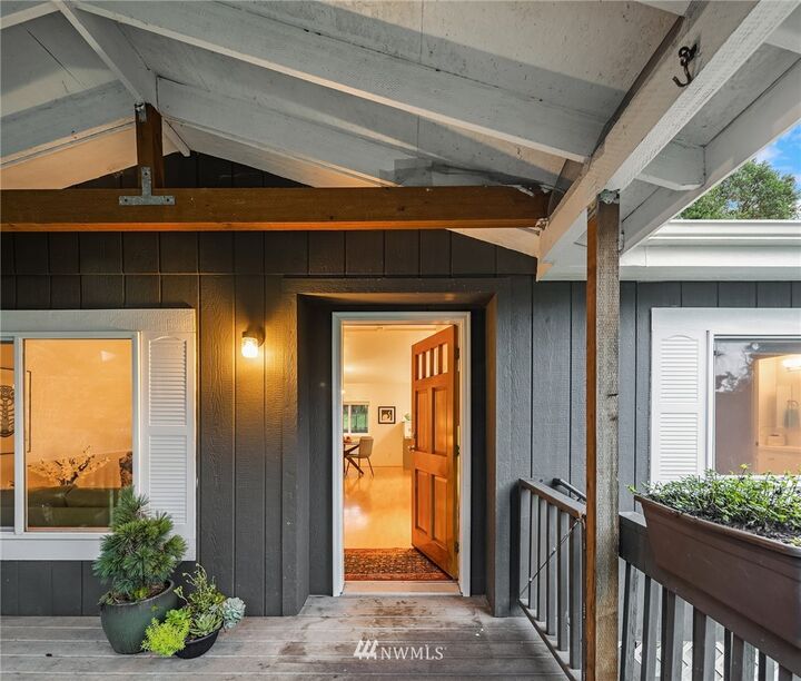 Property Photo: 25632 79th Avenue SW WA 98070